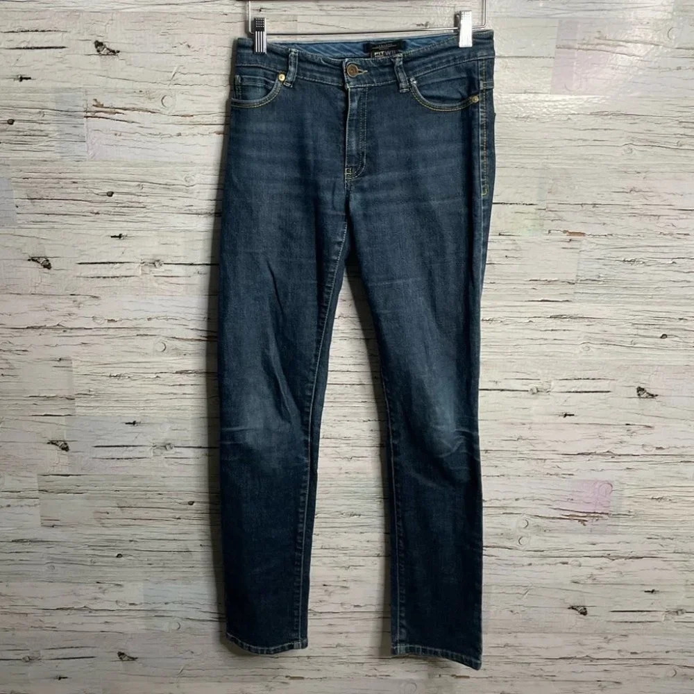 Weekend Maxmara  W11 slim fit size 2 straight leg